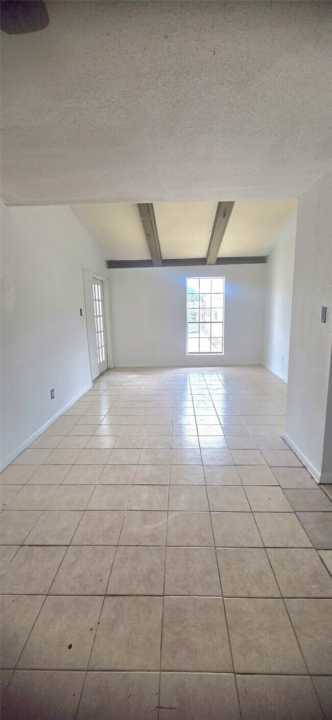 Foto del edificio - 9090 S Braeswood Blvd