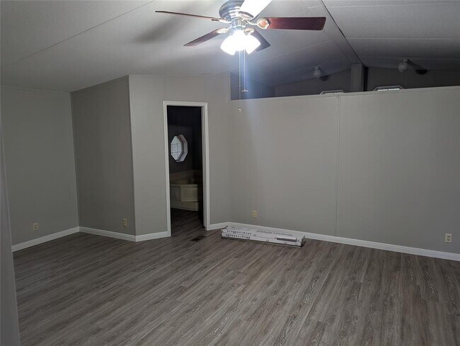 Foto del edificio - 12186 Hairston Cir