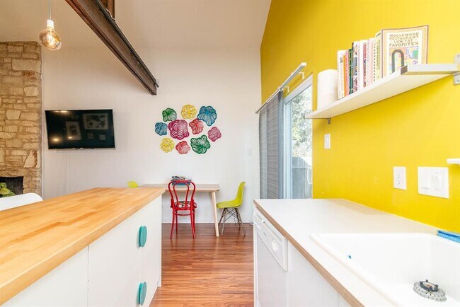 Foto del edificio - 5405 Brompton Cir