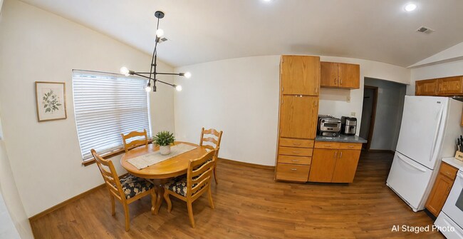 Foto del edificio - Close to Fort Riley Blvd + Two Car Garage + Pet-Friendly + Washer & Dryer Included! Available Aug...