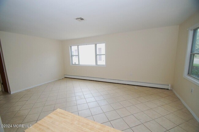 Building Photo - 23 Chesterfield Ln