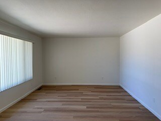 Building Photo - 1700 Briarwood Dr