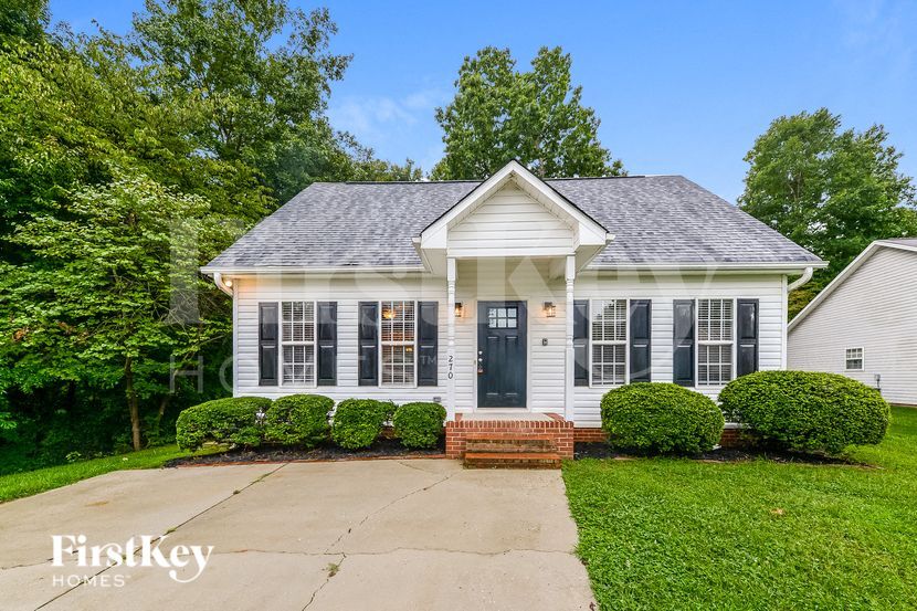 Foto principal - 270 Coghill Dr