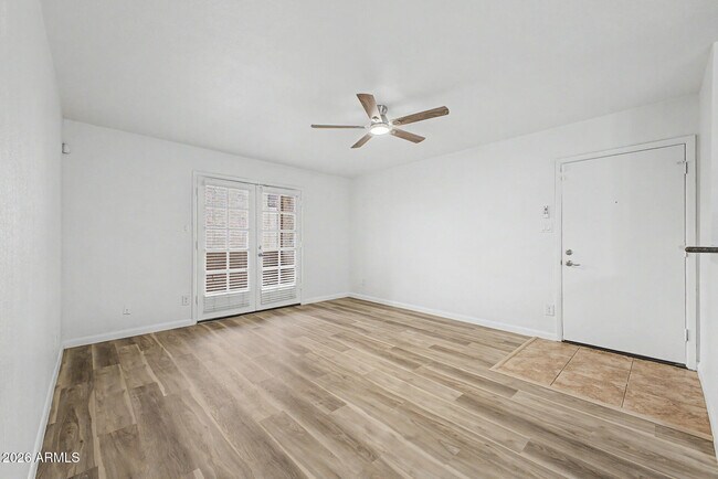 Foto del edificio - 5995 N 78th St