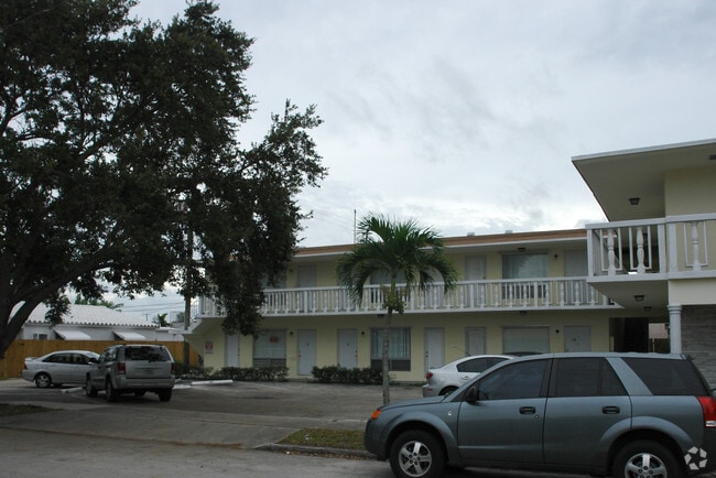 Building Photo - Hanover House Apartments