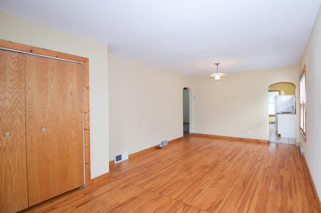Building Photo - 910 Aldine St