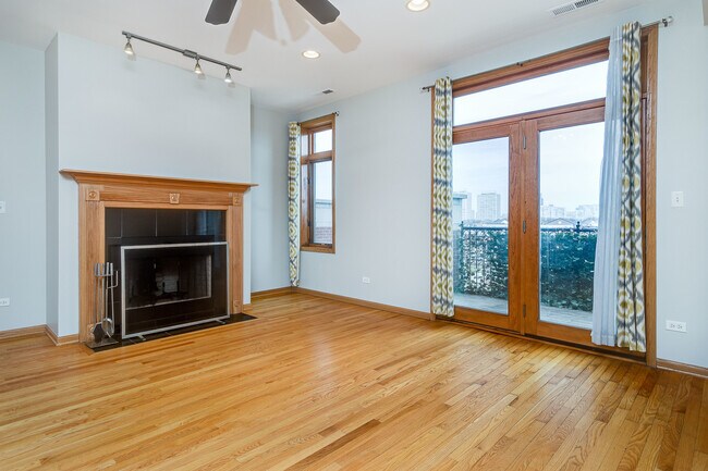 Building Photo - 641 E Pershing Rd