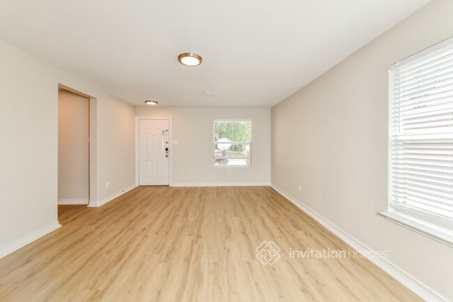 Building Photo - 1036 Castle Top Dr