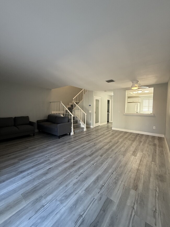 Building Photo - 8731 Pine Crest Pl