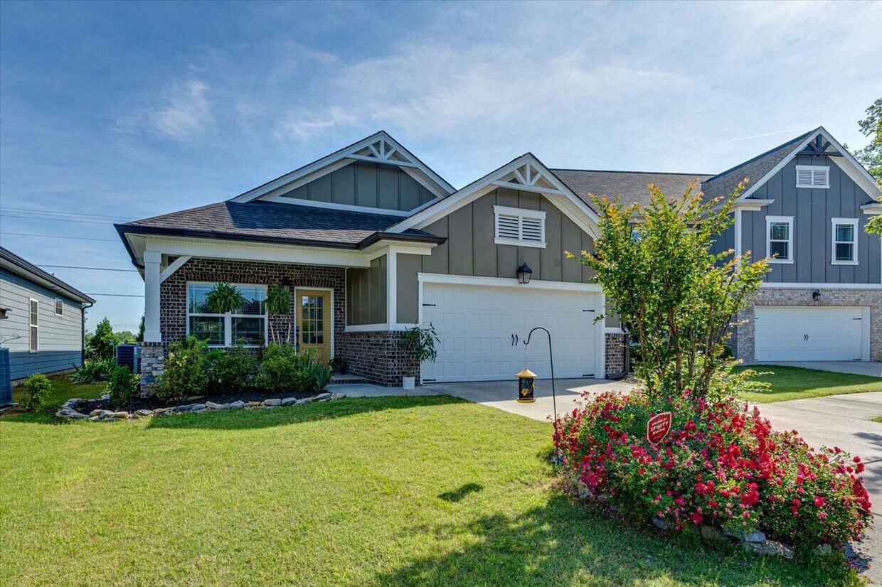 Primary Photo - 3 bedroom home in Creekside at Hampton Mea...