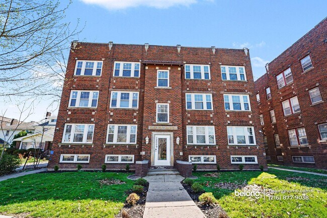 Foto del edificio - 12009 Clifton Blvd