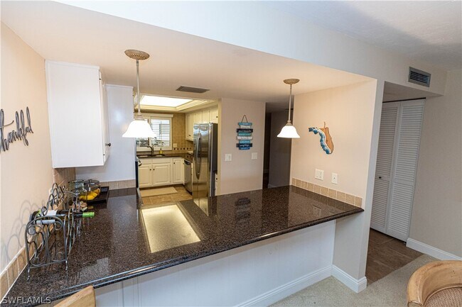 Building Photo - 5260 S Landings Dr