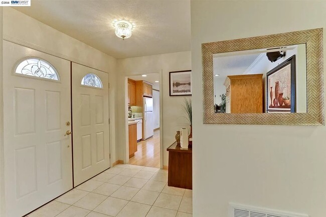 Building Photo - 4165 Sabio Ct