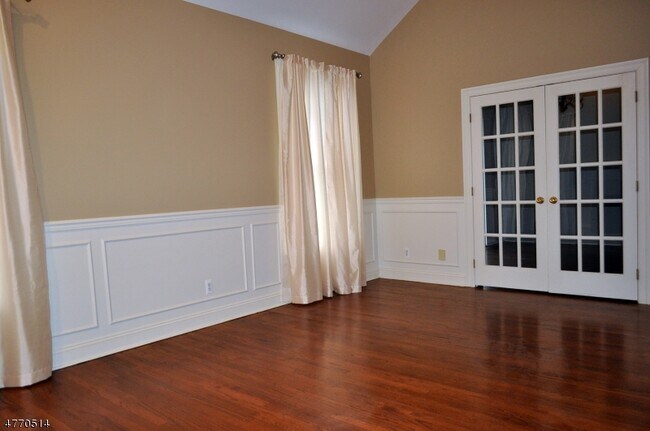 Building Photo - 210 Fieldstone Terrace