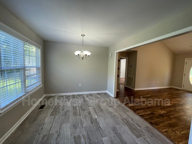Building Photo - 1216 Railroad Dr