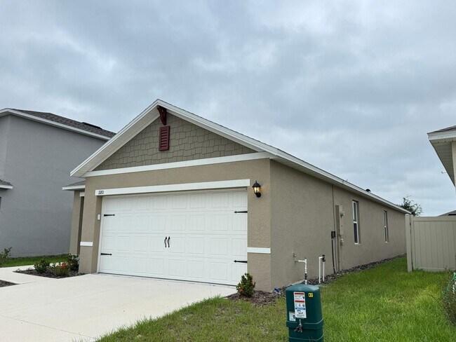 Foto del edificio - Charming Davenport 3BD Home with Included Cable & Pet-Friendly Living - $500 off of a month of rent!