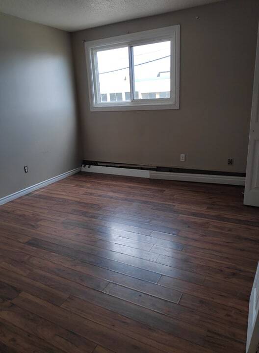 Photo du bâtiment - 1 Bed 1 Bath Unit in Edmonton, AB