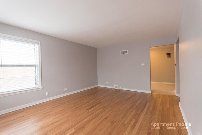 Building Photo - 8845 Bronx Ave