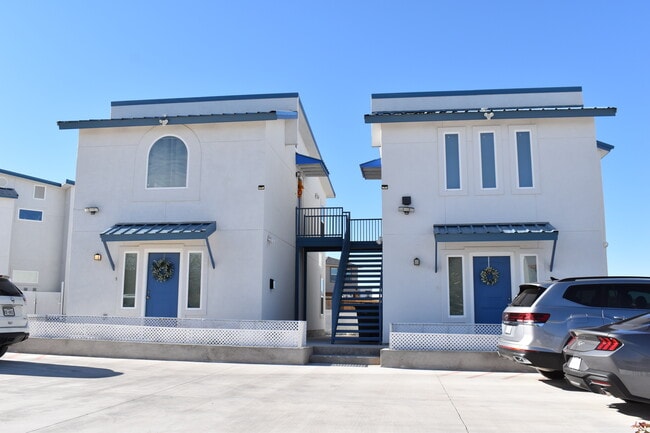 Building Photo - 135 Colorado St