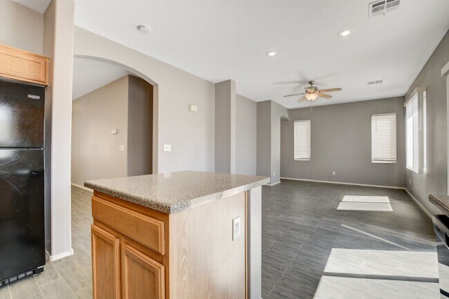 Building Photo - 4 Bedroom Home in the South West / 89139 Area