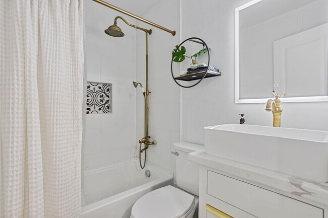 Building Photo - 2620 Arbor St