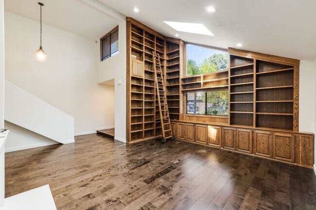 Building Photo - 4107 Pine Hollow Rd