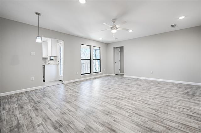 Foto del edificio - 2835 Keller Springs Rd