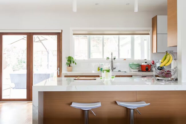 Building Photo - 915 Helen Dr