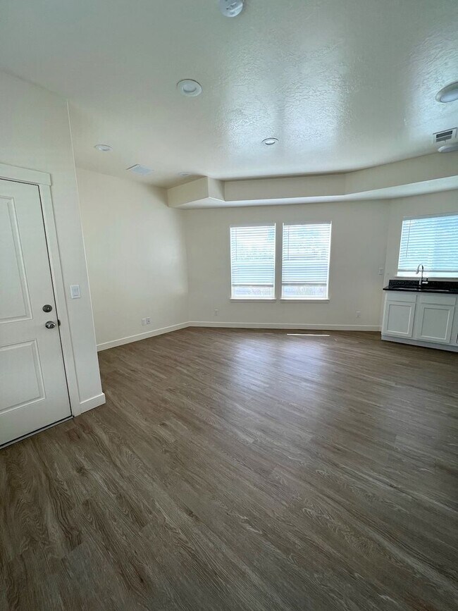 Building Photo - Hurry—Deposit Moves You In! | Modern 3-Bedroom Townhome with a 2-Car Garage & Private Balcony in ...