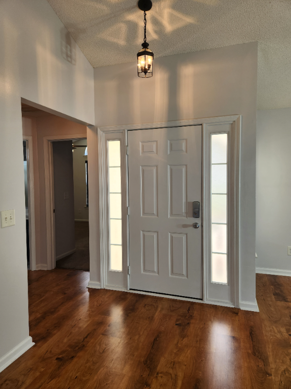 Foto del edificio - 505 White Hawk Ct