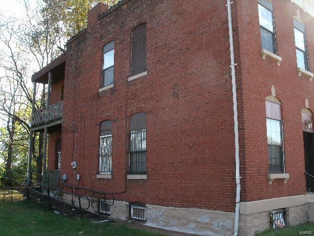 Building Photo - 2130 E John Ave