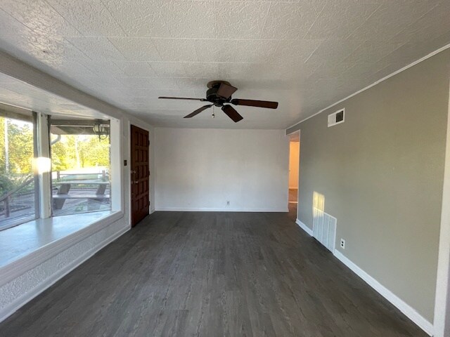 Foto del edificio - 2527 Riverside Dr