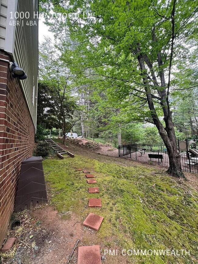 Building Photo - 1000 Huntwood Ln