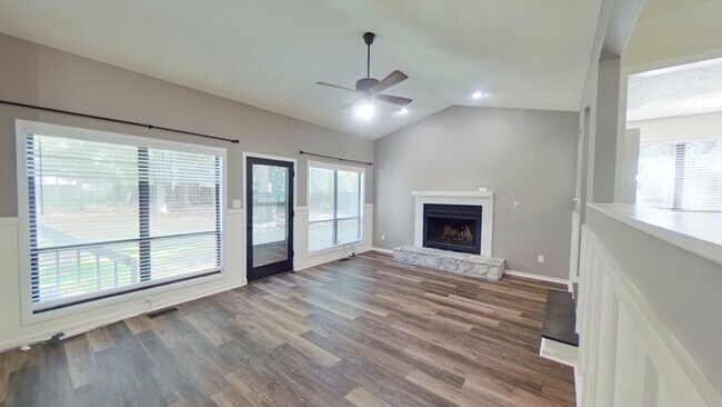 Foto del edificio - 4491 Briton Ct