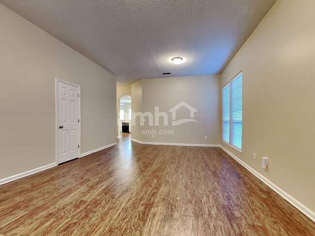 Foto del edificio - 8389 W Staplehurst Drive