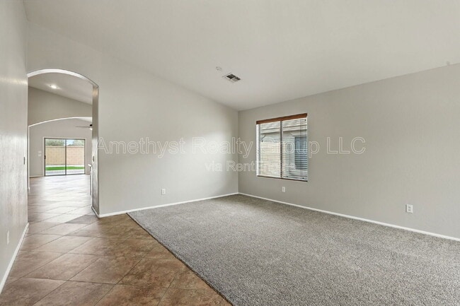Building Photo - 17848 W Voltaire St