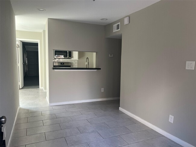 Foto del edificio - 6601 Sands Point Dr