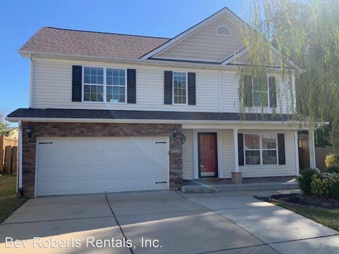 4 br, 2.5 bath House 1205 Dexter Ridge D... House Rental in Holly