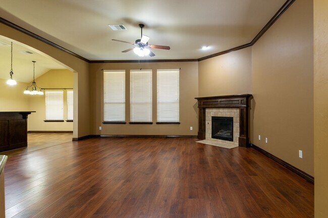 Foto del edificio - Beautiful 3 Bed 2 Bath in the Heart of Moore!