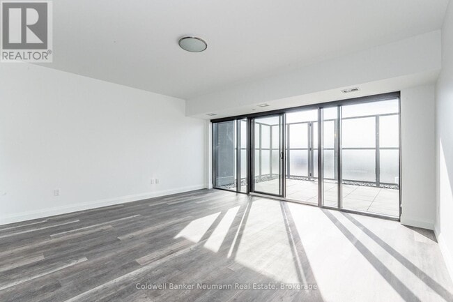 Building Photo - 505 - 505-332 GOSLING GARDENS