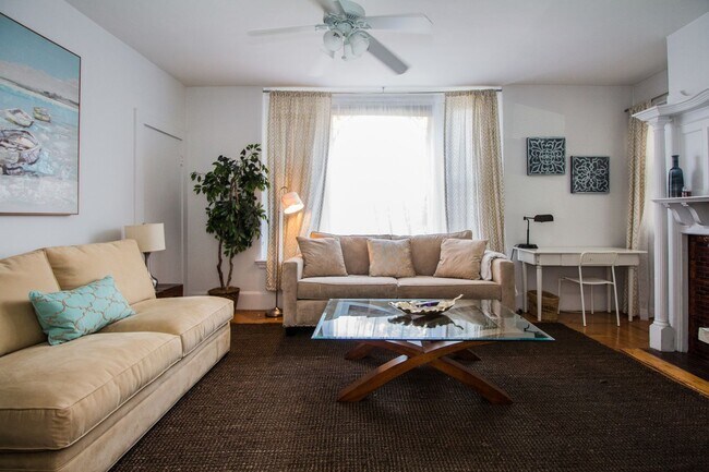 Foto del edificio - 1Br/1Bth unit! Hot Water included. Great location!