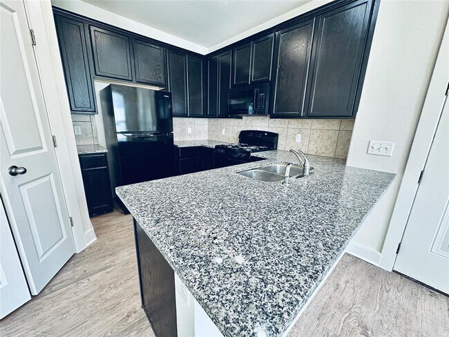 Foto del edificio - 2216 Creekside Ln