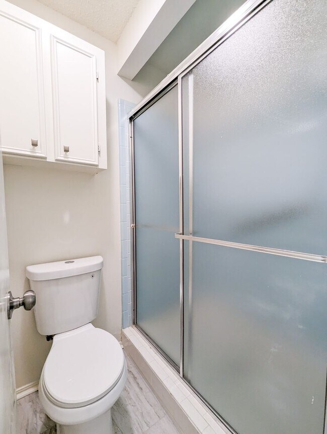 Foto del edificio - Newly Remodeled 3 bed/ 2 bath home in Coun...