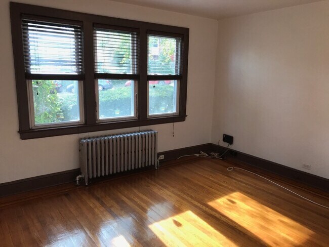 Building Photo - 81 Spruce St