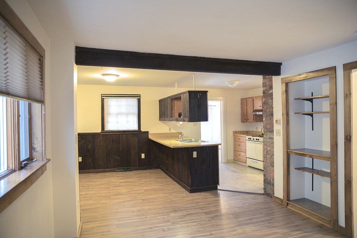 Primary Photo - 60 Baldwin St