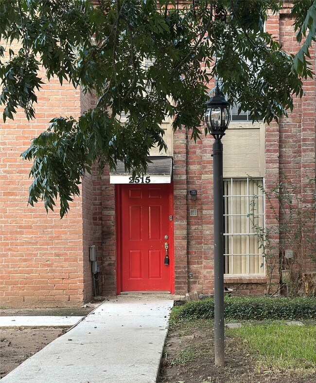 Foto del edificio - 2515 Oak Hill Dr