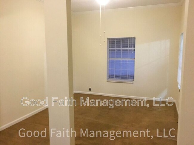Foto del edificio - 313 W 11th St