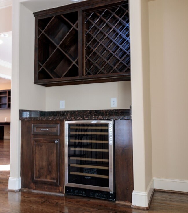 Foto del edificio - 2101 Elmen St