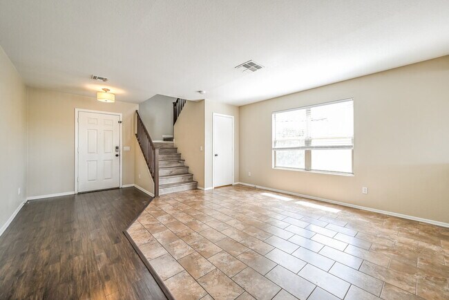 Foto del edificio - 15331 W Cameron Cir