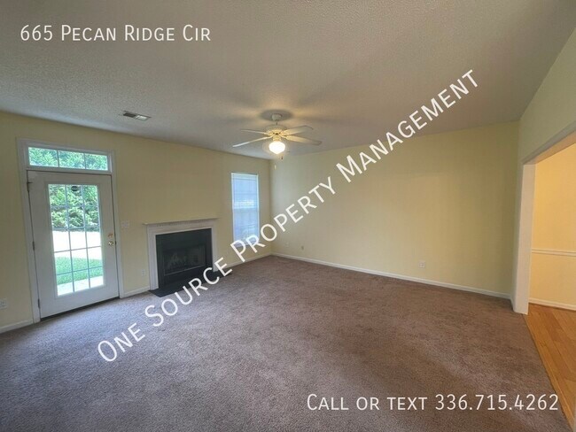 Foto del edificio - 665 Pecan Ridge Cir